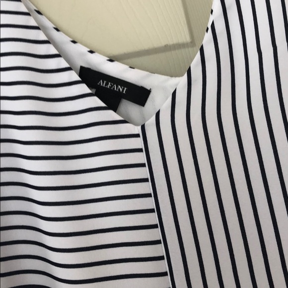 Blouse - Picture 2 of 2